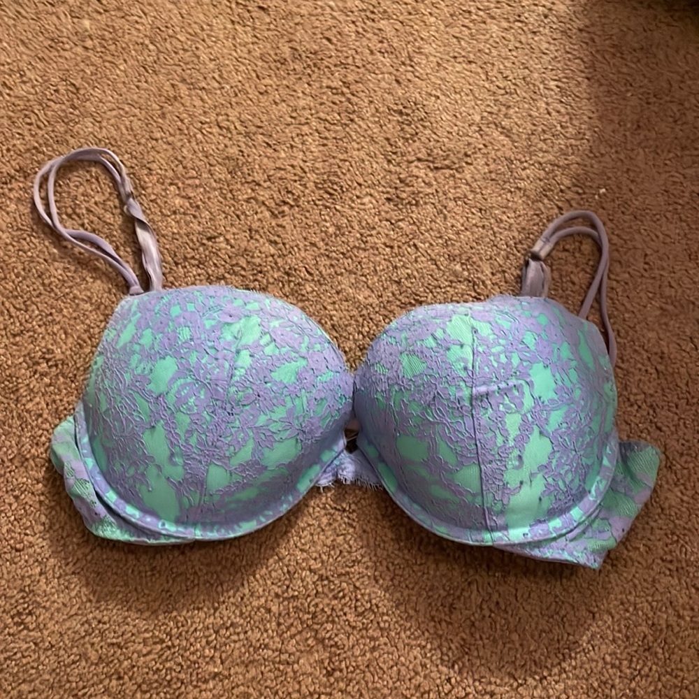 Lace VS push up bra